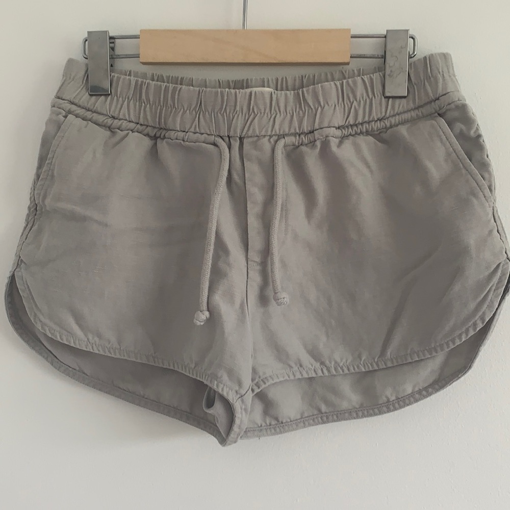 Aritzia Wilfred free linen shorts